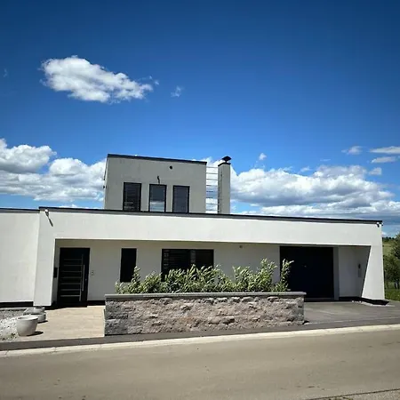 Villa Im Gruenen Mutnik